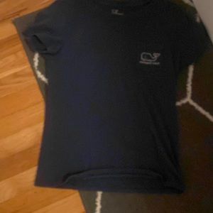 Vineyard vines t-shirt